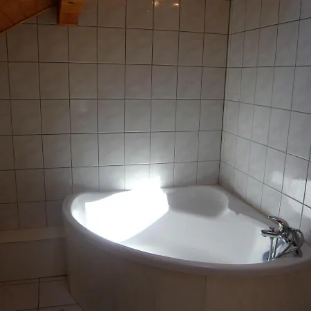 Spacieux A Avec Terrasse Et Equipements Familiaux - Fr-1-589-65